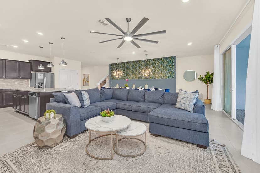 Spacious living room